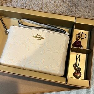 Coach wristlet gift set